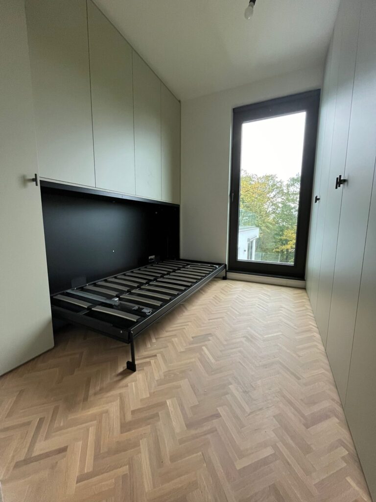Boone opklapbed Selecta dicht in donkere tinten zonder matras